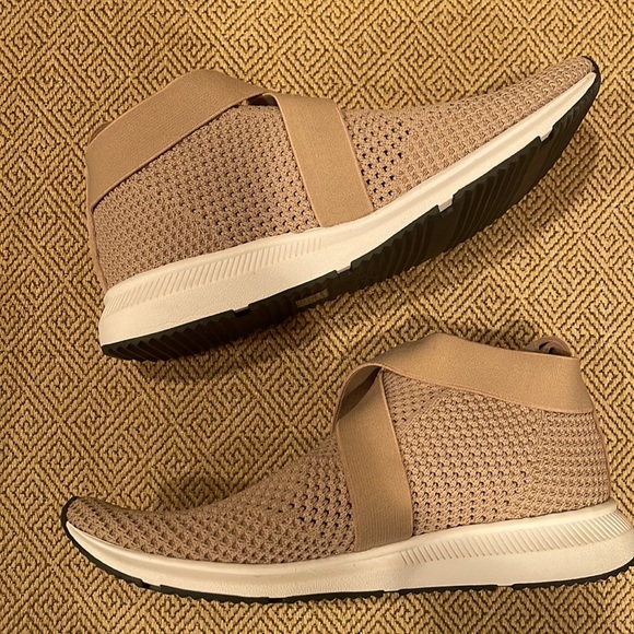 Eileen Fisher Stretch Clay/Blush Colored Sneakers, size 7.5 - Picture 2 of 11